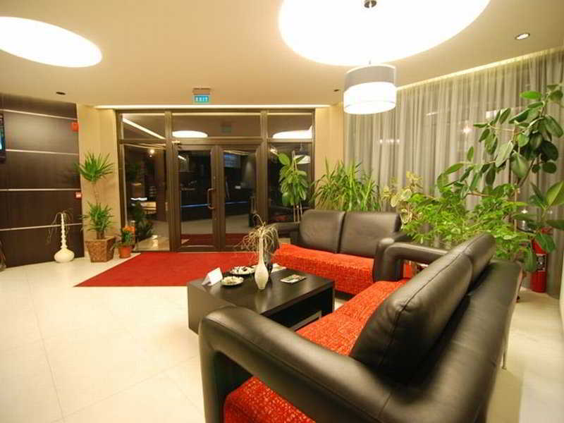 Hotel Ave Lux Sacele Ngoại thất bức ảnh